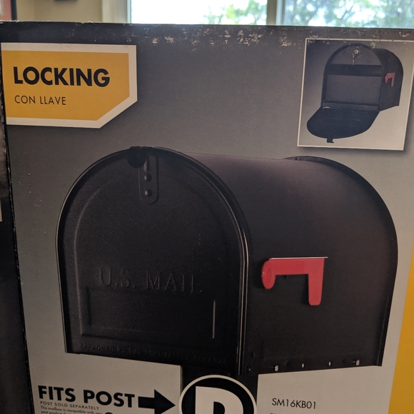 Locking Mailbox - Picture 3 of 5